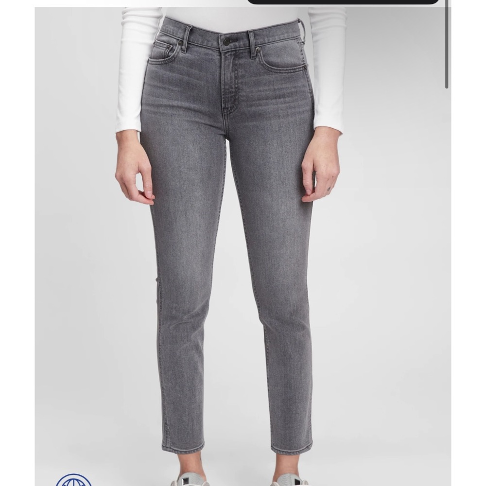 GAP NWT Mid Rise‎ Vintage Slim Jeans with Washwell